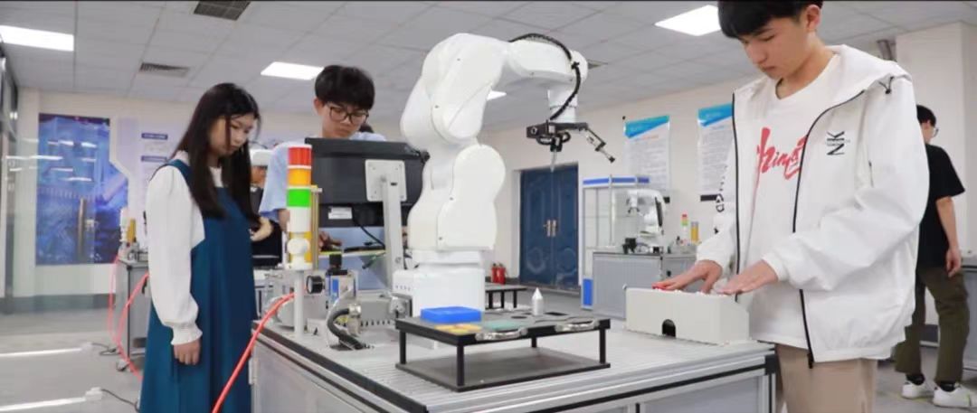 2023年保定學院人工智能專業介紹 聚焦人工智能應用軟件